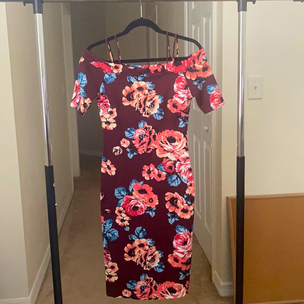 🌺 Beautiful Off Shoulder Dress